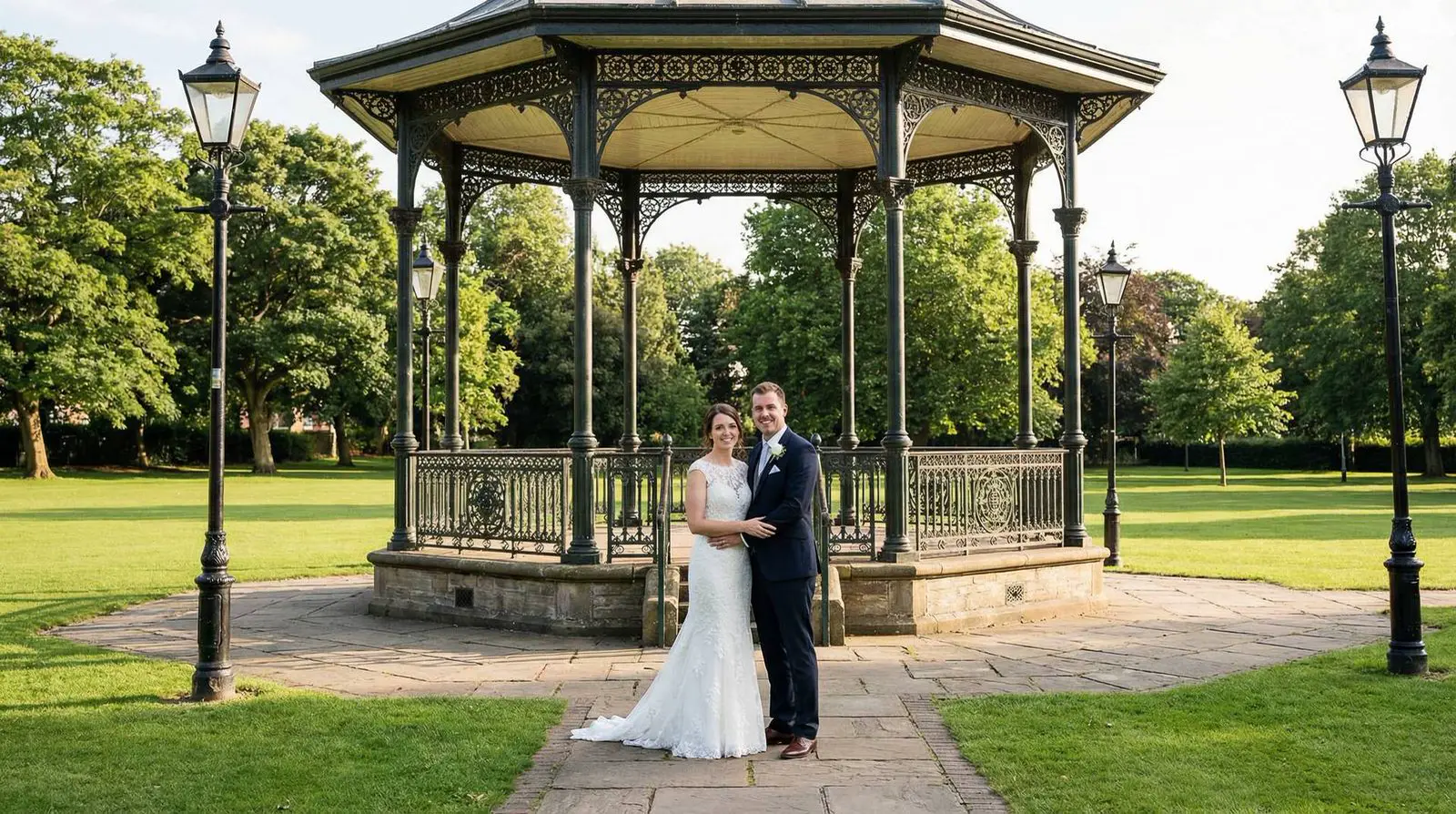 Example image: a couple, Ilkeston